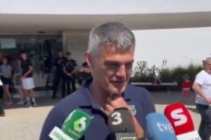 开云体育网址下载-拉波尔塔助手：巴萨不会像皇马那样踢防反 国王杯至少漏判3个点球