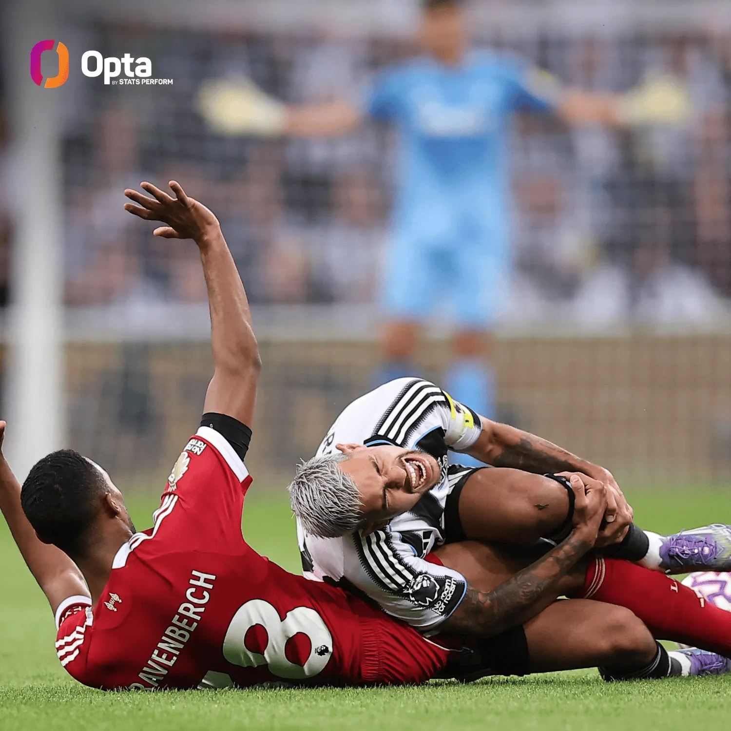 开云体育网址-19次犯规，纽卡vs利物浦是本季英超上半场犯规最多比赛