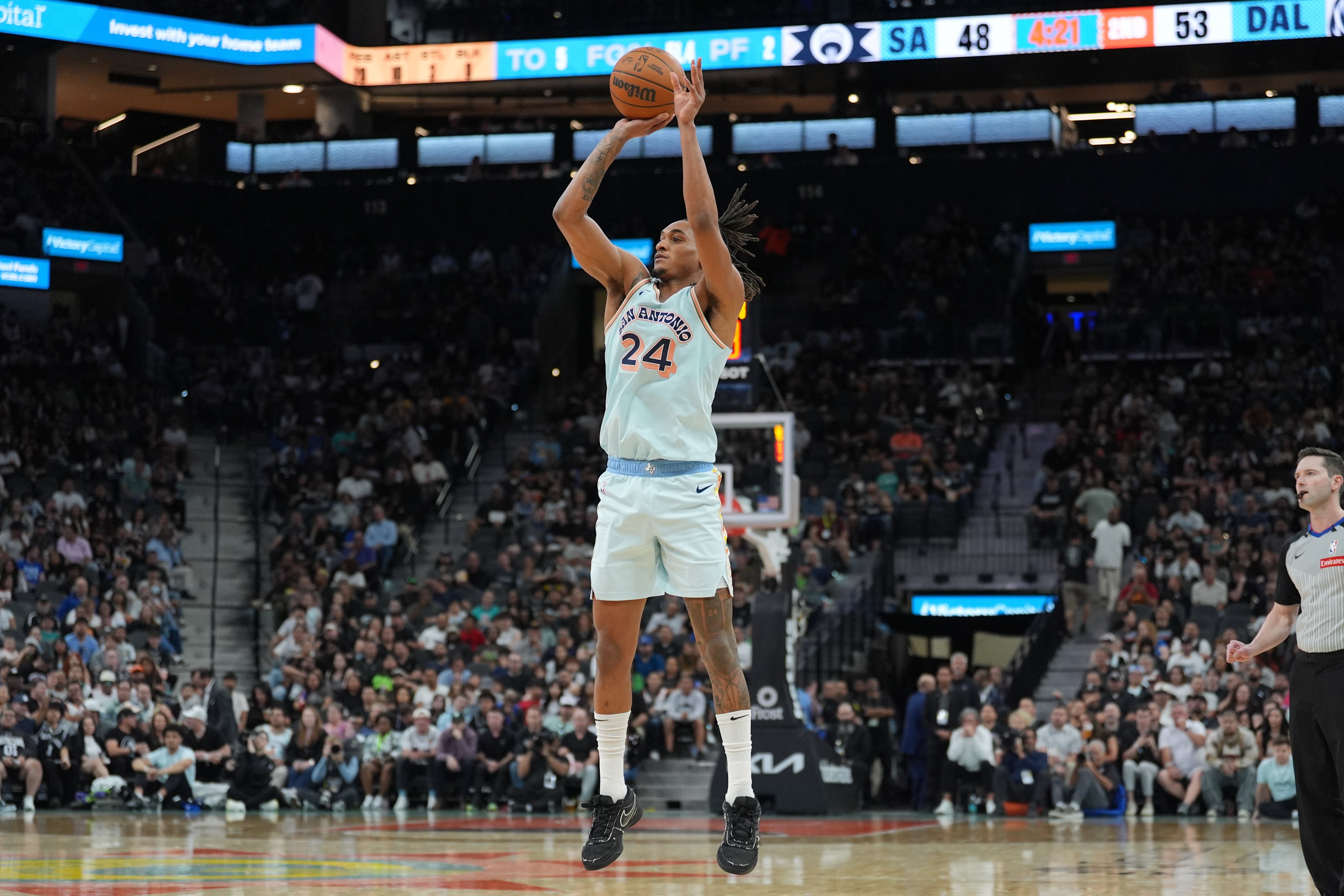 新赛季联盟小前锋哪家强？攻防一体大小王 小卡&amp;状元蓄势待发