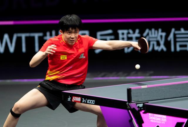 重庆冠军赛孙颖莎蝉联 王楚钦夺冠重回世界第一