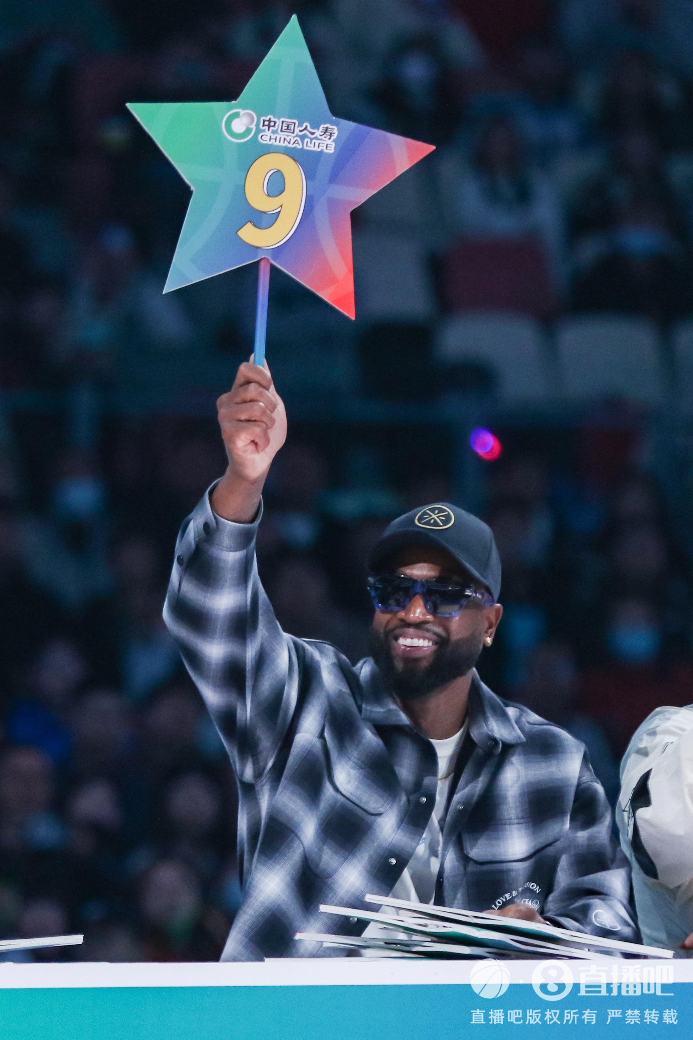 NBA球员收入哪家强?乔丹45亿居首 LBJ压奥胖 科五库六&三少前十