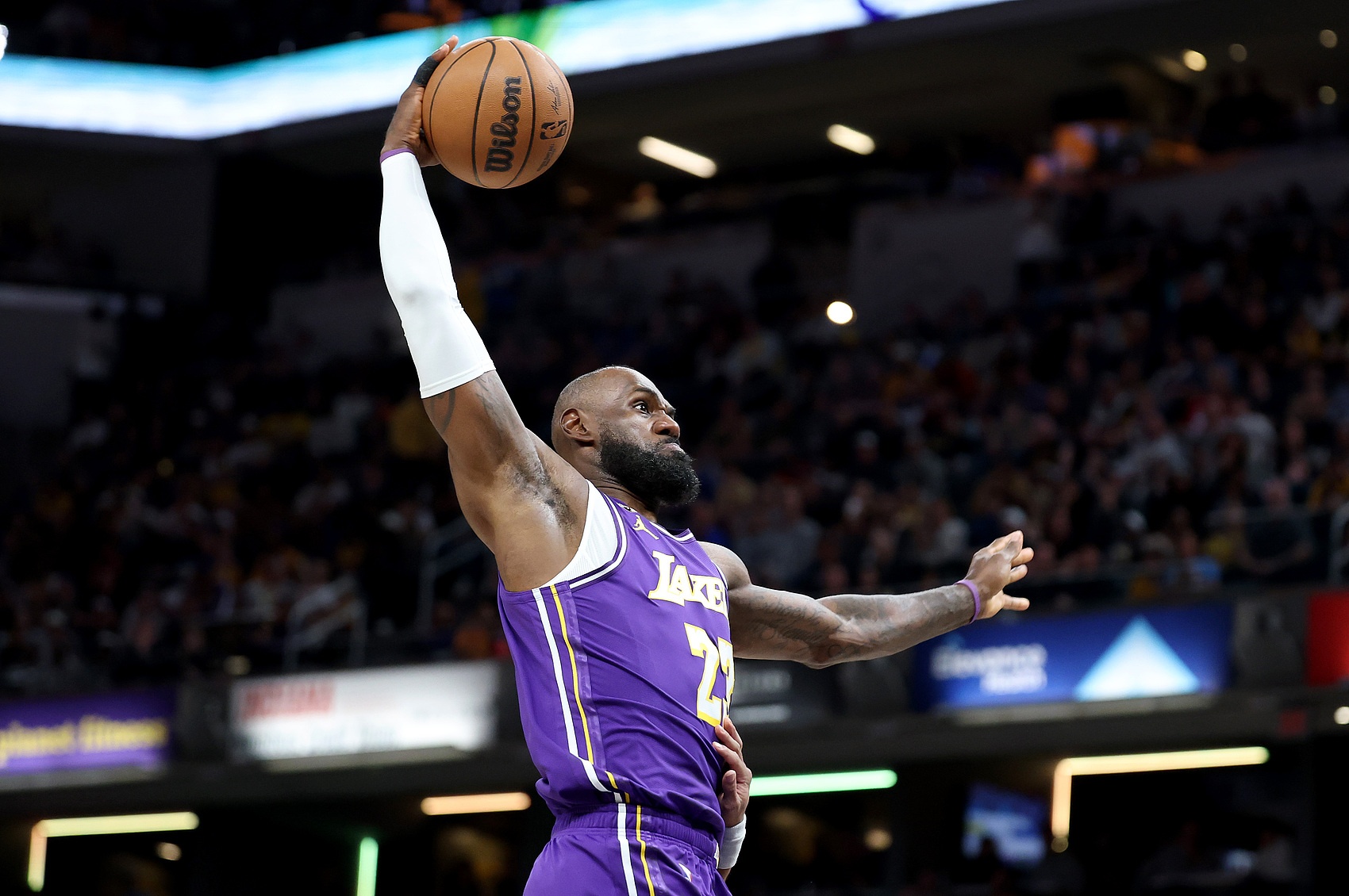 NBA球员收入哪家强?乔丹45亿居首 LBJ压奥胖 科五库六&三少前十